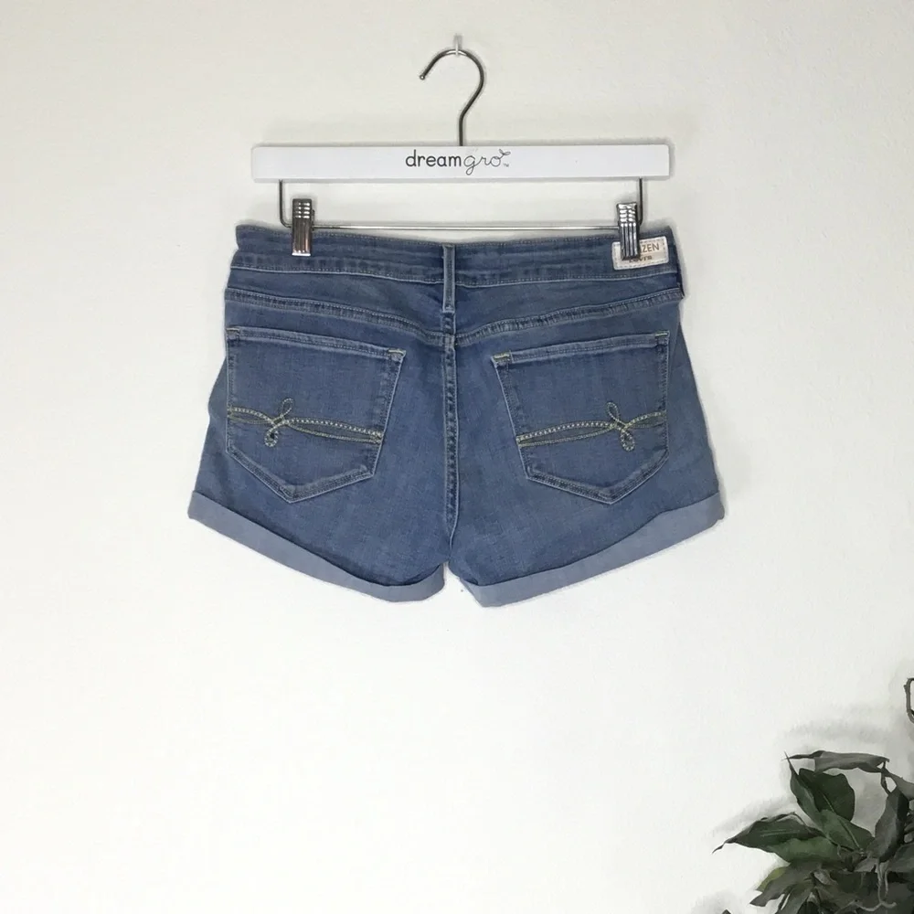 Denizen Levi’s Low-Rise Shortie Shorts